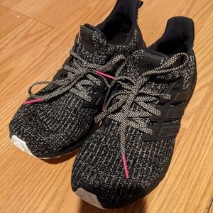 Ultraboost 4.0 breast cancer awareness